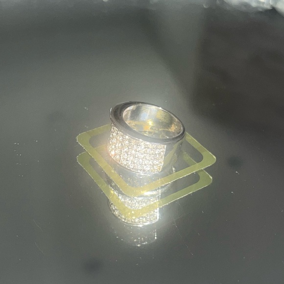 Silver plated ring with Crystals - Picture 7 of 9